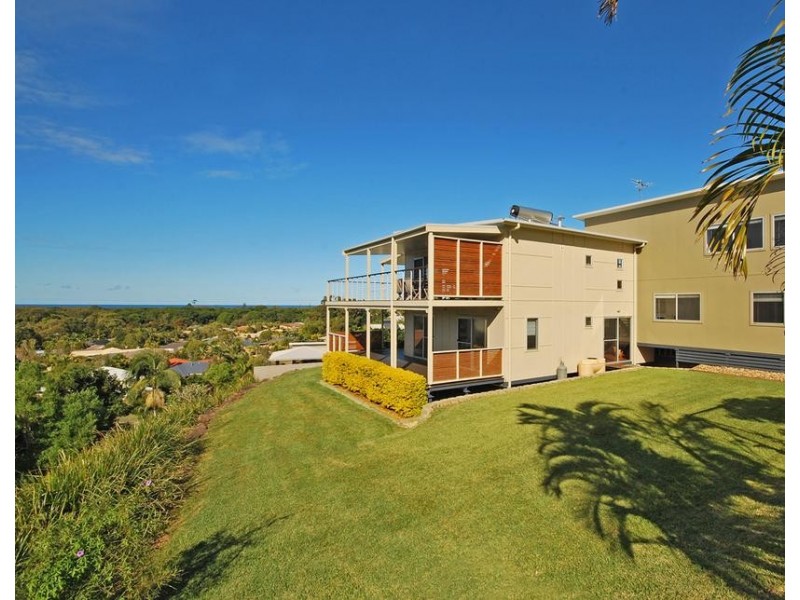11 Hoop Pine Lane, Suffolk Park NSW 2481