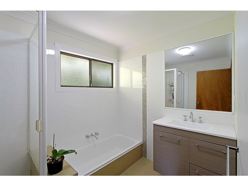 7 Arika Avenue, Ocean Shores NSW 2483