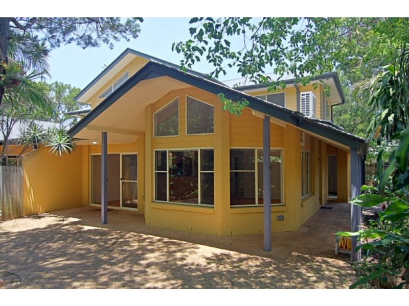 2/2b Kalemajere Drive, Suffolk Park NSW 2481