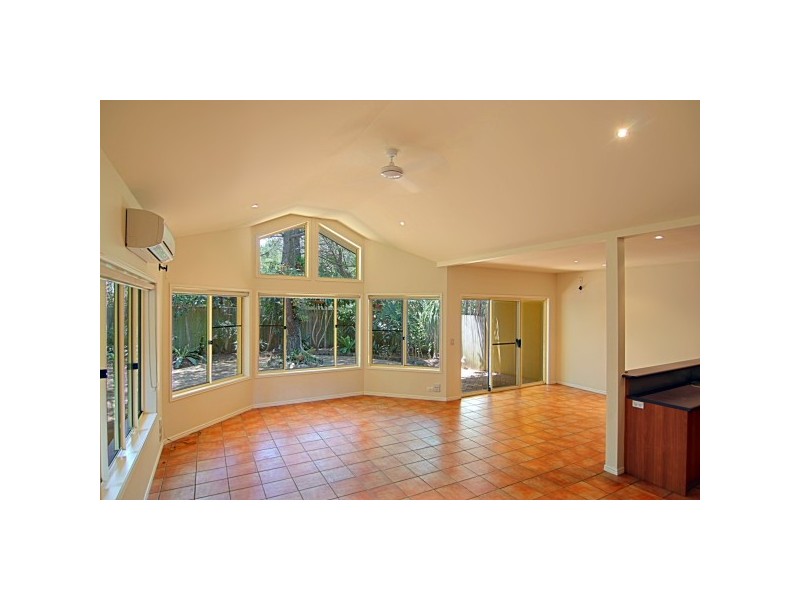 2/2b Kalemajere Drive, Suffolk Park NSW 2481