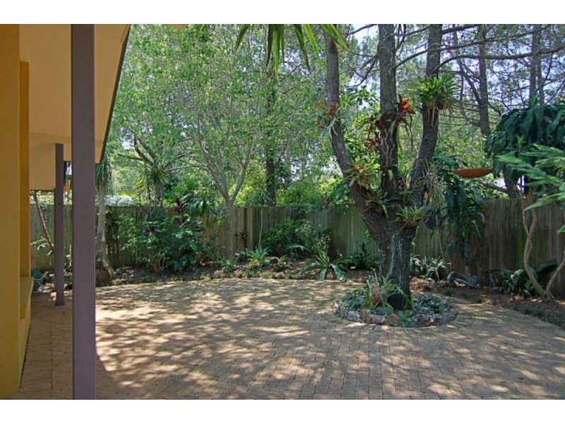 2/2b Kalemajere Drive, Suffolk Park NSW 2481