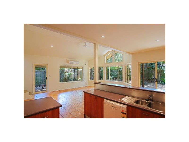 2/2b Kalemajere Drive, Suffolk Park NSW 2481