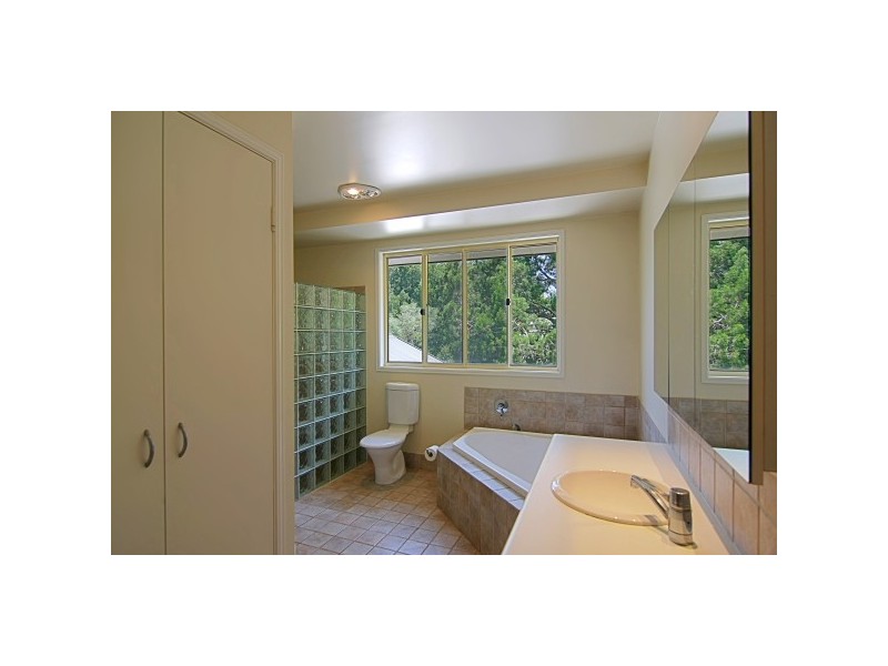 2/2b Kalemajere Drive, Suffolk Park NSW 2481