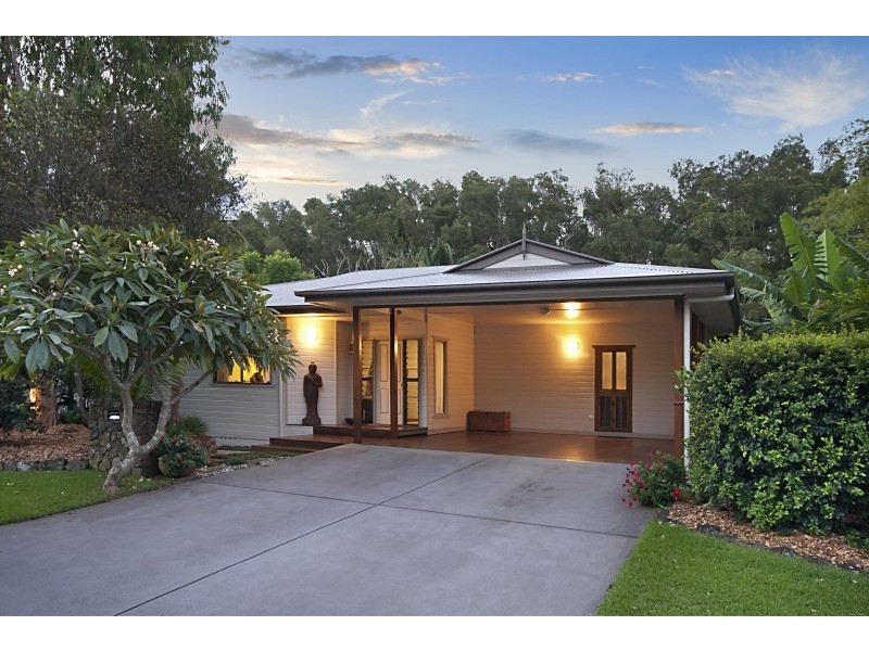 12 Bottlebrush Crescent, Suffolk Park NSW 2481