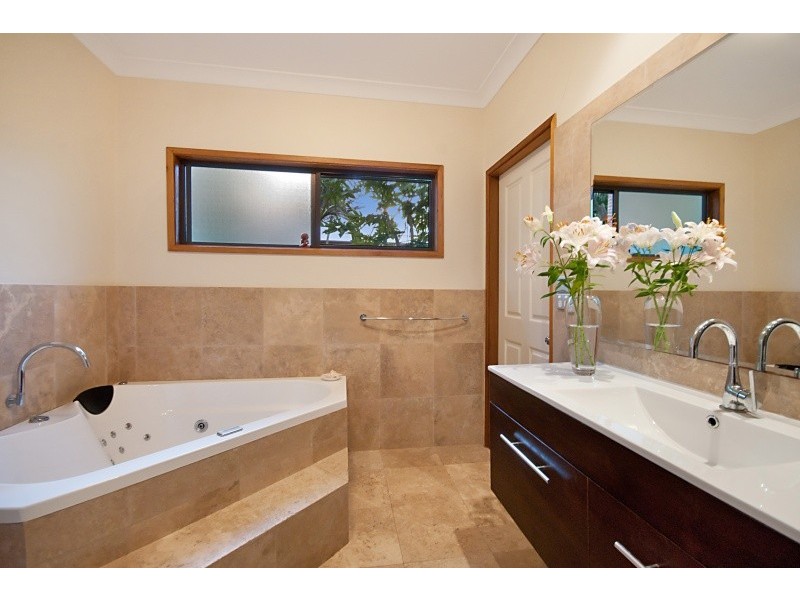 12 Bottlebrush Crescent, Suffolk Park NSW 2481