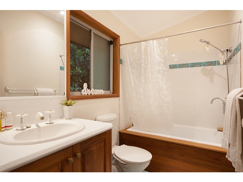 77 Parkway Drive, Ewingsdale NSW 2481