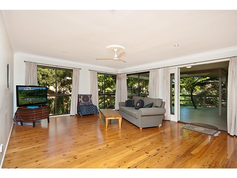 1 Bobra Glen, Ocean Shores NSW 2483