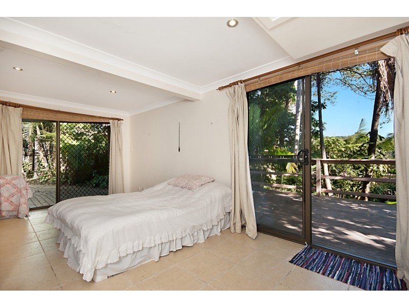 1 Bobra Glen, Ocean Shores NSW 2483