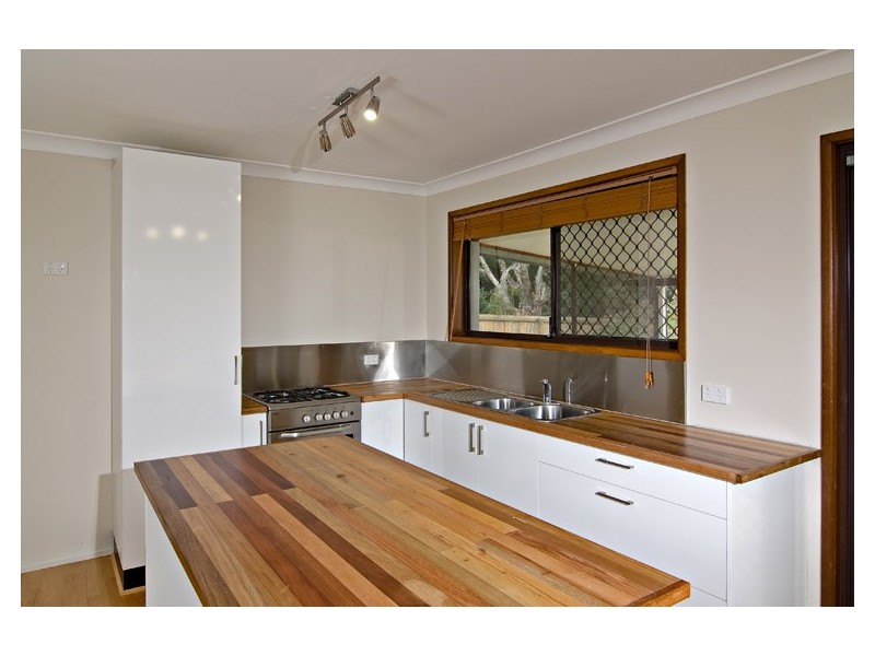 2 Inderwong Avenue, Ocean Shores NSW 2483