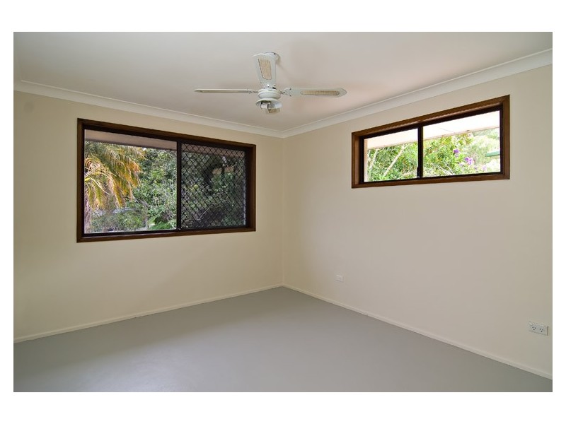 2 Inderwong Avenue, Ocean Shores NSW 2483