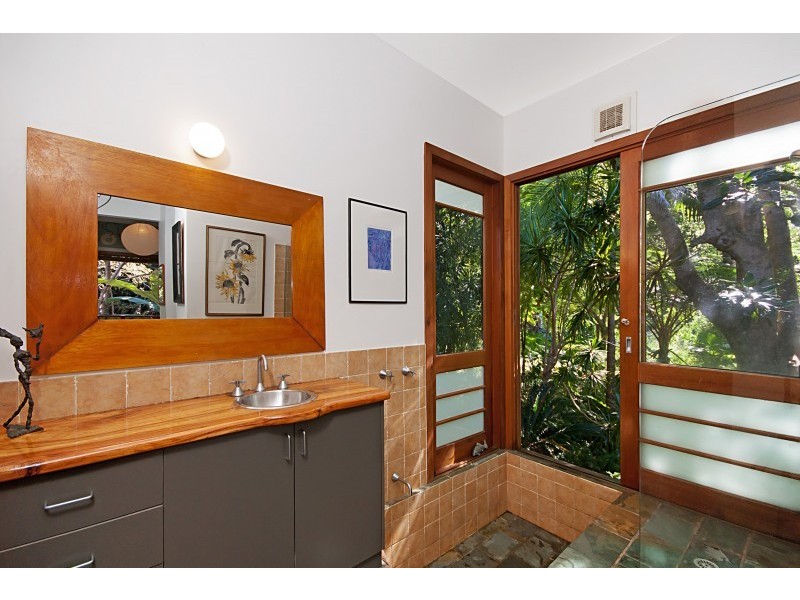 18 Taylors Lane, Ewingsdale NSW 2481