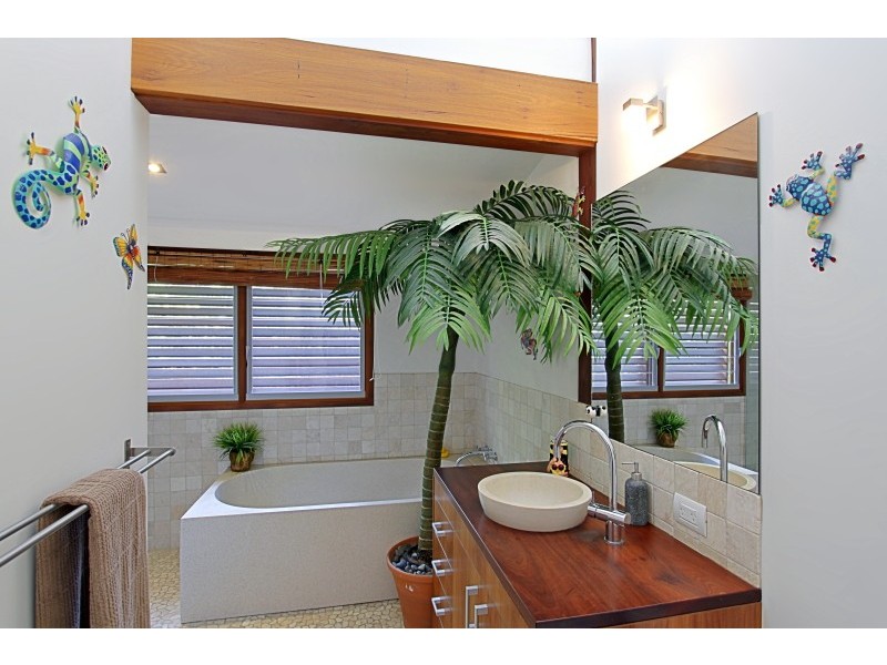 22 Sallywattle Drive, Suffolk Park NSW 2481