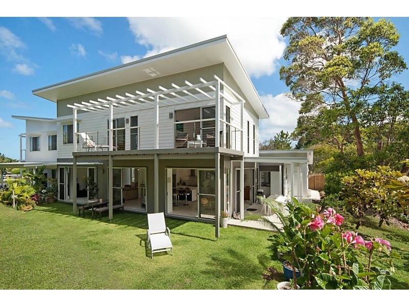 House 2/33 Coogera Circuit, Suffolk Park NSW 2481