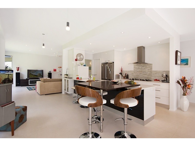 House 2/33 Coogera Circuit, Suffolk Park NSW 2481