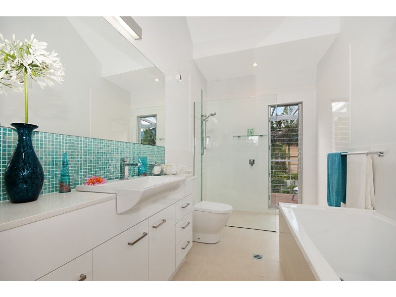 House 2/33 Coogera Circuit, Suffolk Park NSW 2481