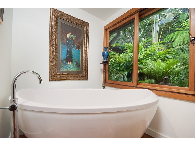 7 Bottlebrush Crescent, Suffolk Park NSW 2481