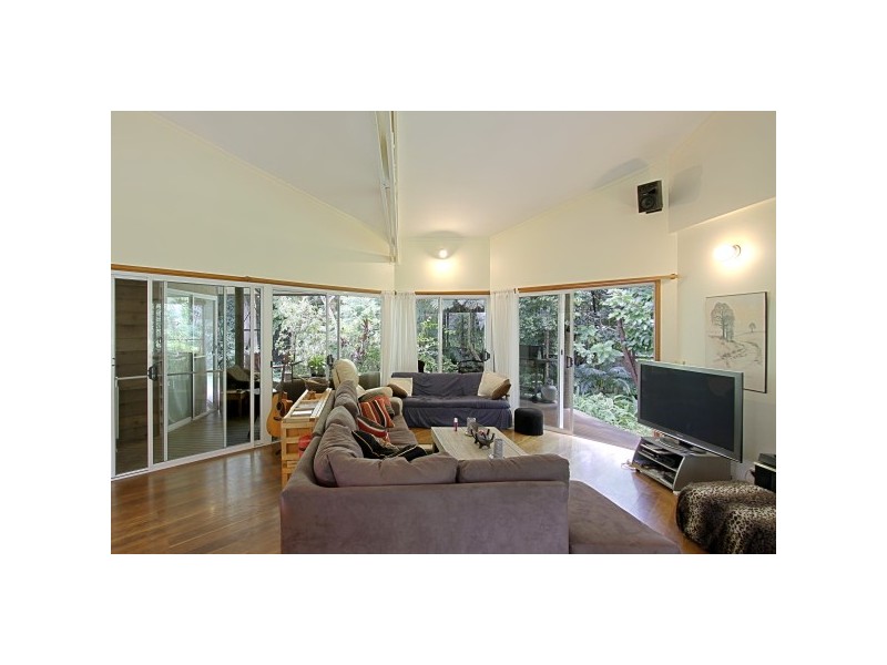 11 Avocado Crescent, Ewingsdale NSW 2481