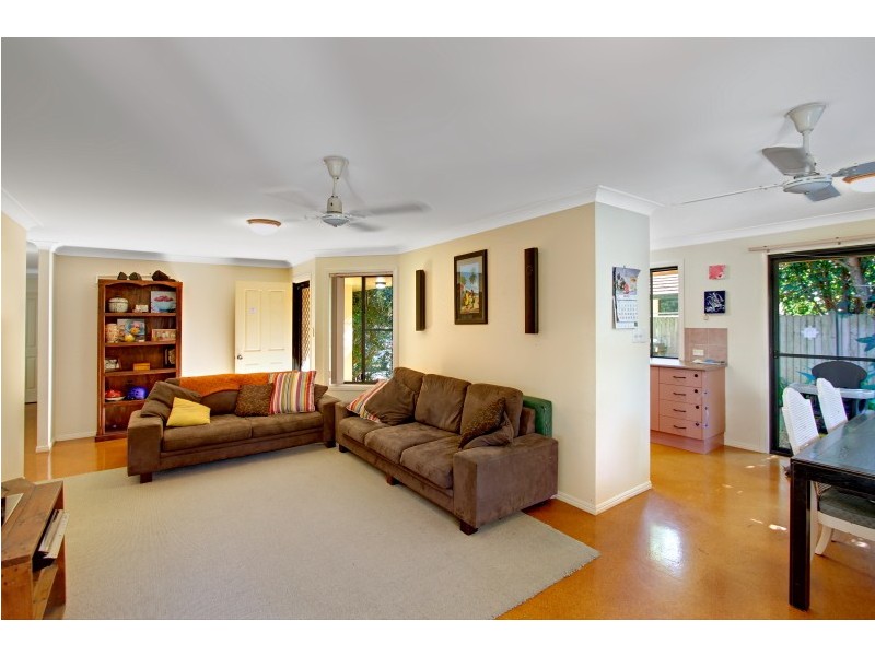 14 Oceanside Place, Suffolk Park NSW 2481