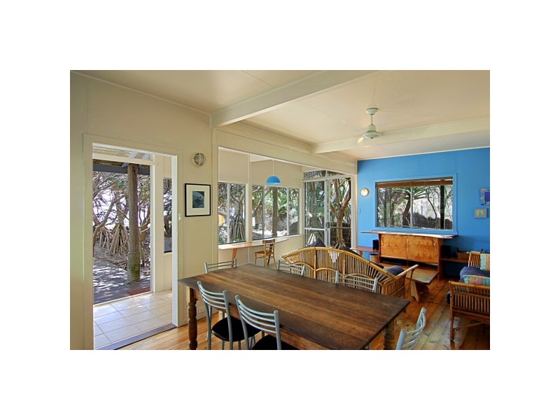 16 Childe Street, Belongil Beach, Byron Bay NSW 2481