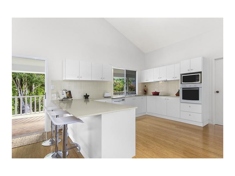 27 Natan Court, Ocean Shores NSW 2483