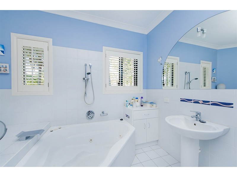 13 Bottlebrush Crescent, Suffolk Park NSW 2481