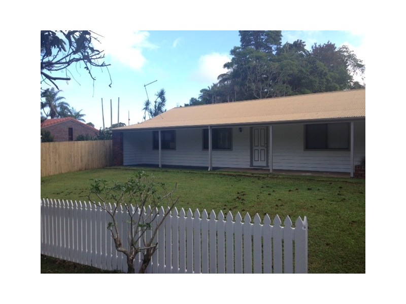 12 Palm Tree CRESCENT, Bangalow NSW 2479