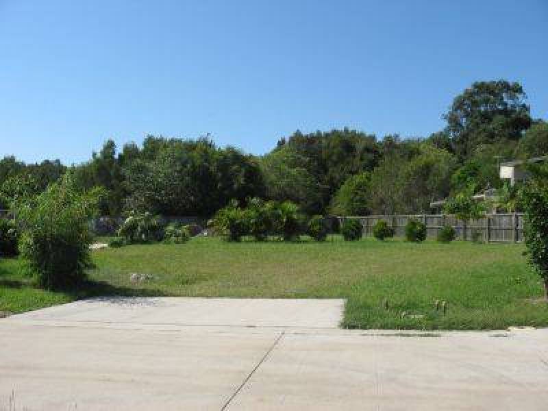 Sallywattle Drive, Suffolk Park NSW 2481