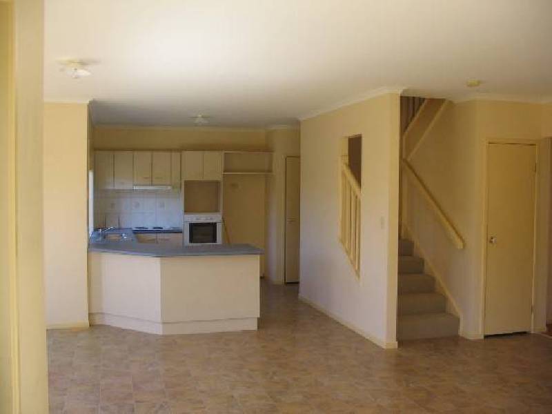 Bottlebrush Crescent, Suffolk Park NSW 2481