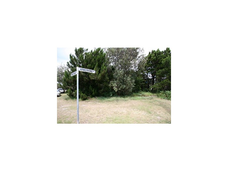 1 Armstrong Street, Suffolk Park NSW 2481