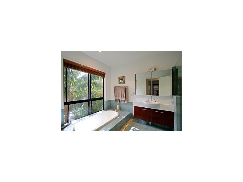 2/3 Sallywattle Drive, Byron Bay NSW 2481