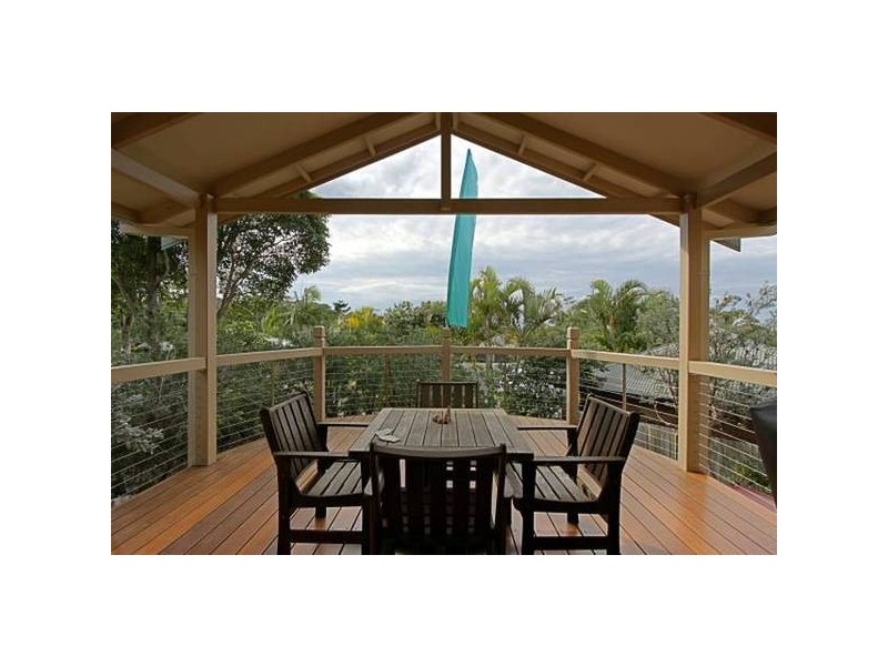 11 Hakea Crescent, Suffolk Park NSW 2481