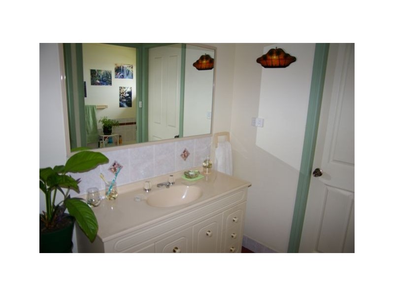 9 Grant Crescent, Macksville NSW 2447