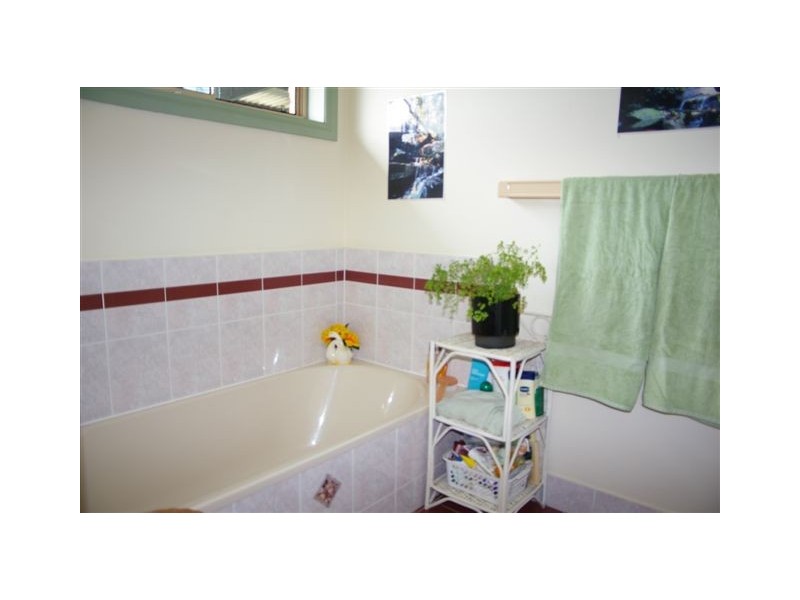 9 Grant Crescent, Macksville NSW 2447