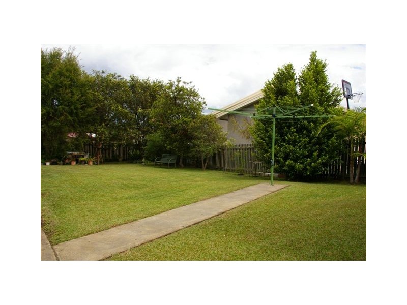 9 Grant Crescent, Macksville NSW 2447