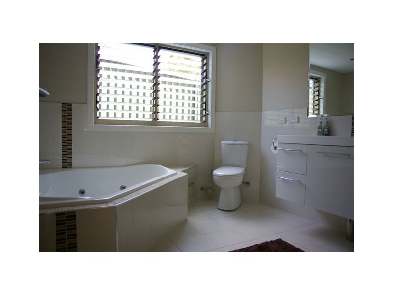 12 Edgewater Drive, Nambucca Heads NSW 2448