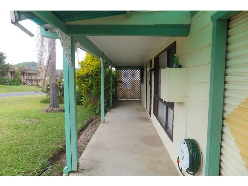 11 West Sreet, Scotts Head NSW 2447