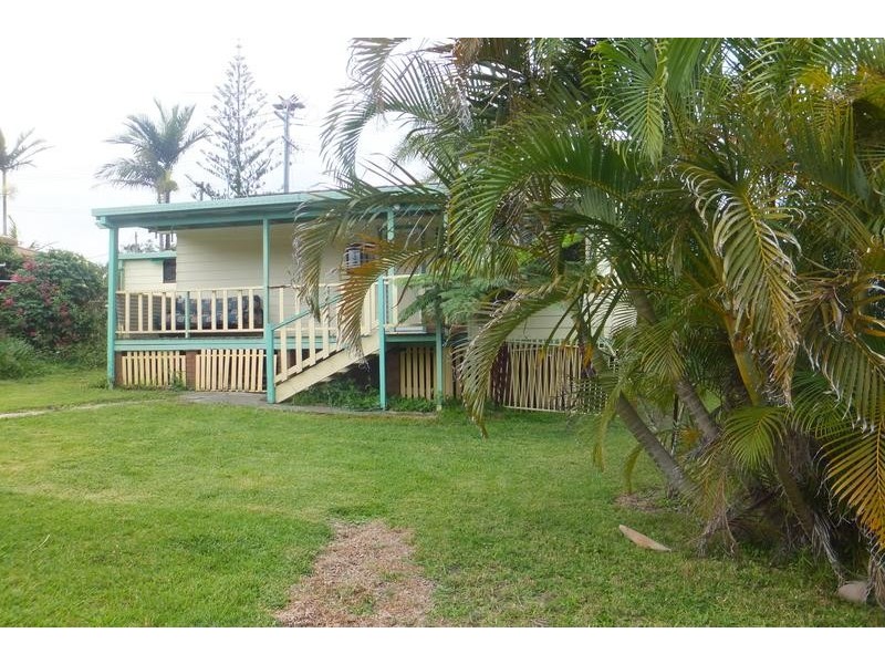 11 West Sreet, Scotts Head NSW 2447