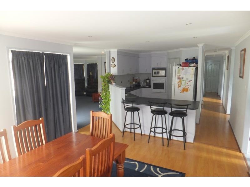 10 Crispin Cove, Macksville NSW 2447