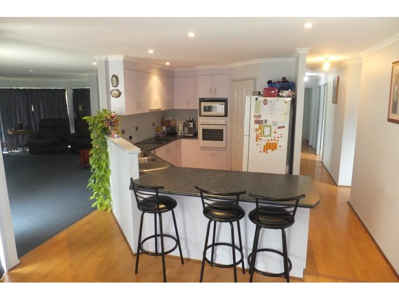 10 Crispin Cove, Macksville NSW 2447