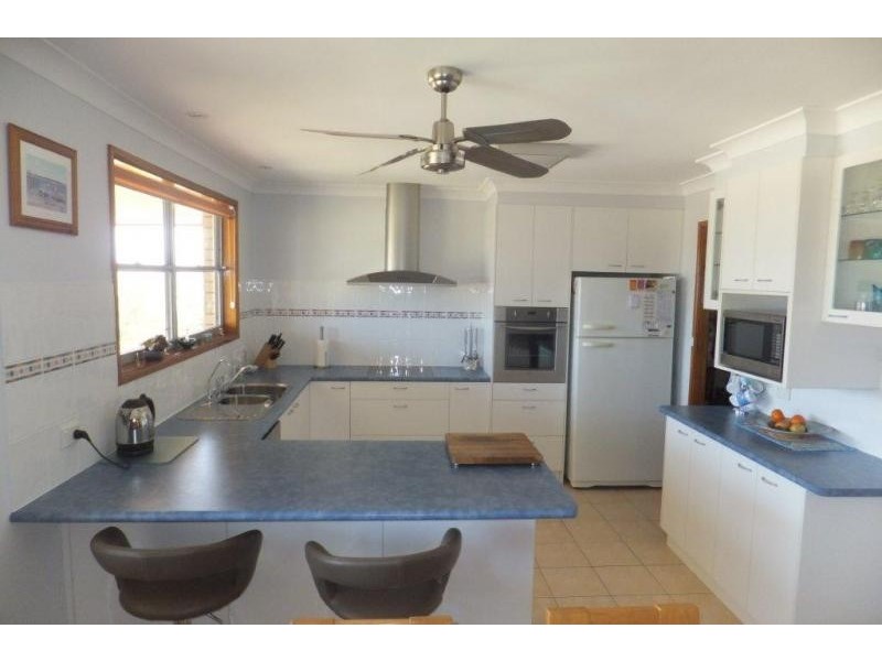 14 Glenmore Crescent, Macksville NSW 2447