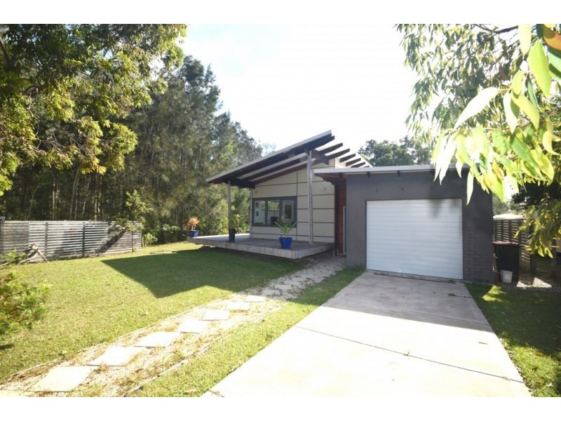 5 Gannet Drive, Scotts Head NSW 2447