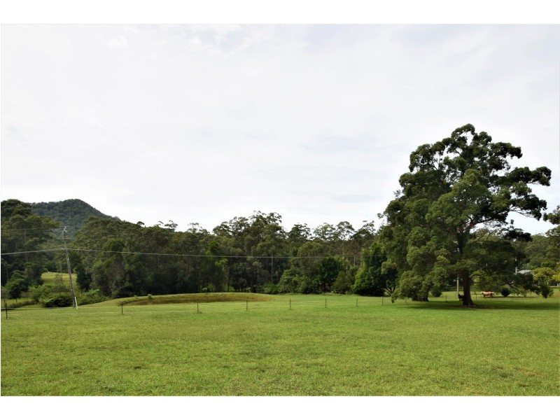 190 Sullivans Rd, Valla NSW 2448
