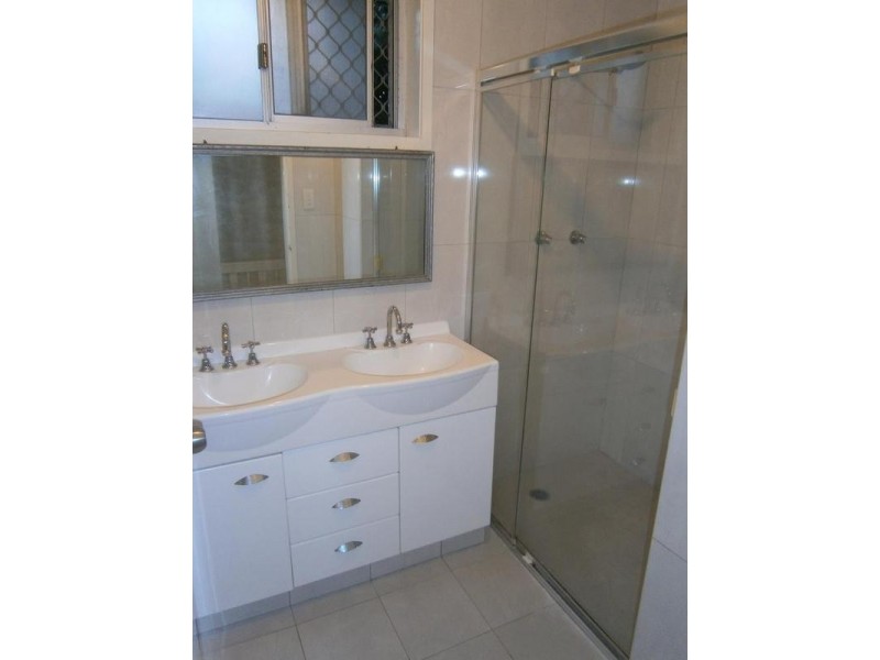 20 Vista Street, Surfers Paradise QLD 4217