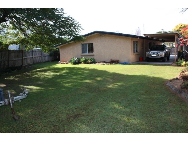 15 Yoorana Place, Broadbeach Waters QLD 4218