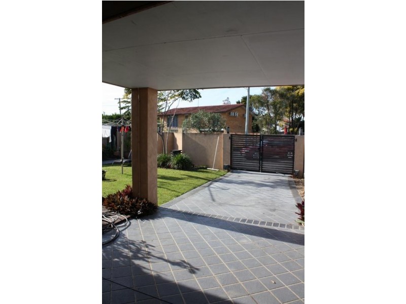 15 Yoorana Place, Broadbeach Waters QLD 4218