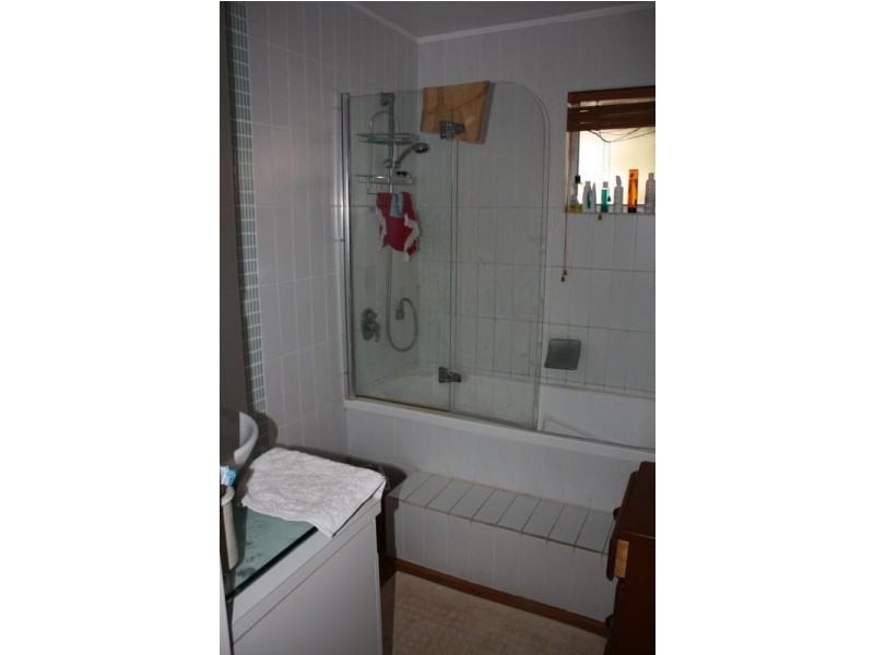 15 Yoorana Place, Broadbeach Waters QLD 4218