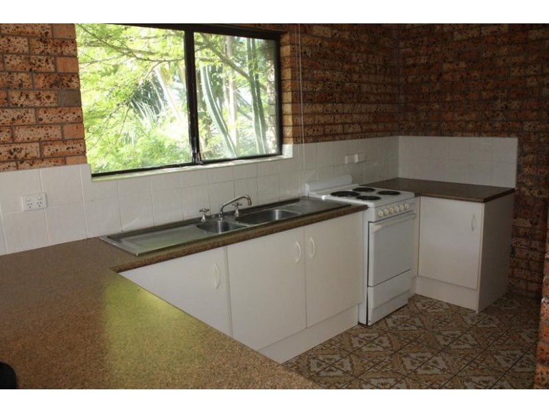 4 Duet Drive, Mermaid Waters QLD 4218
