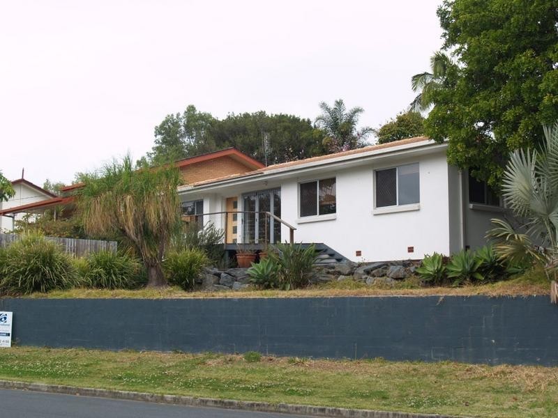 86 Kindra Avenue, Southport QLD 4215