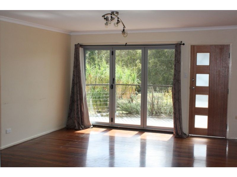 86 Kindra Avenue, Southport QLD 4215