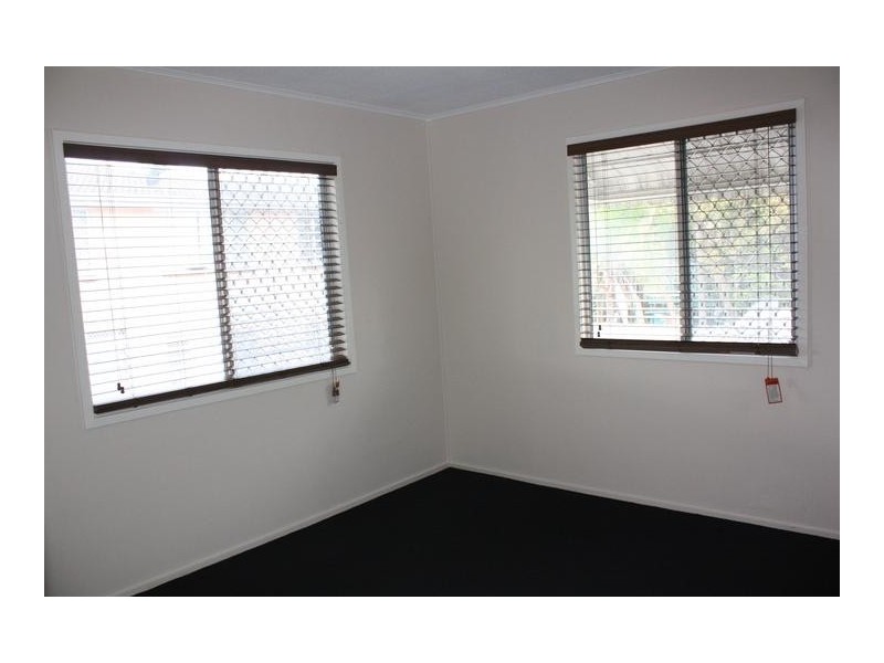 25 Leonard Avenue, Surfers Paradise QLD 4217